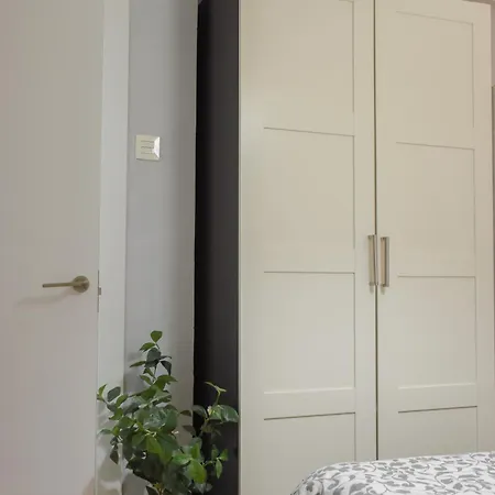 Conide Clinica Los Vega&Hospital Monte Naranco Apartment *